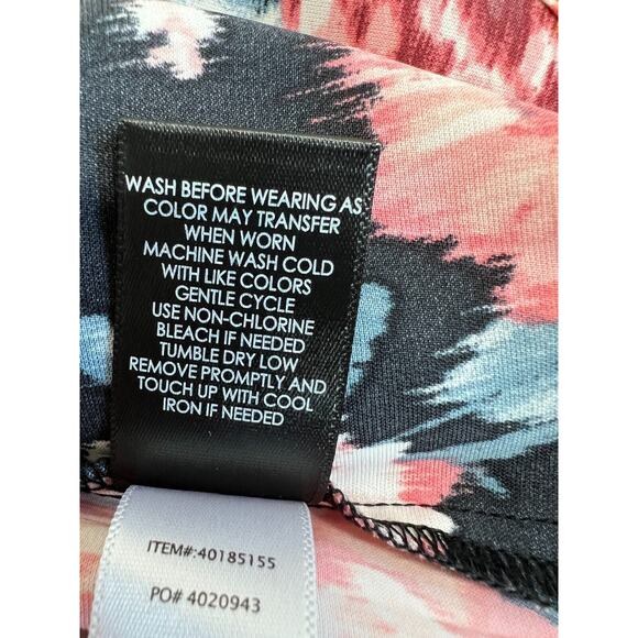 Torrid Dark Floral Top Womens Size 1X Pintuck Button Up Black Bloomcore - Picture 13 of 14